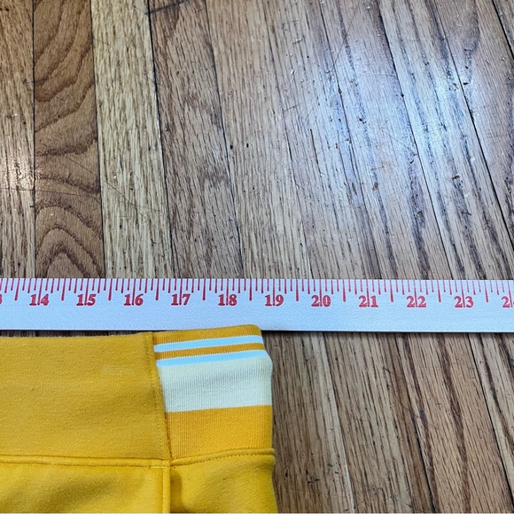 Athleta Triumph Game Point Shortie Short Size Large Yellow 988041 - Picture 6 of 11